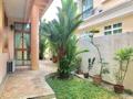Eng Kong Park (D21), Terrace #154873702